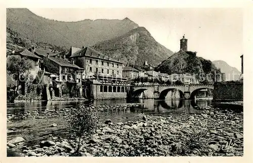 Tarascon_Bouches du Rhone Le pont et la nouvelle horloge Tarascon Bouches du Rhone