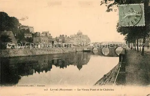 Laval_Mayenne Vieux pont et le chateau Laval Mayenne