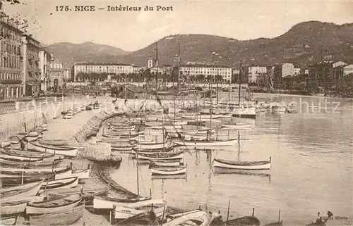 Nice_Alpes_Maritimes Interieur du port des bateaux Nice_Alpes_Maritimes