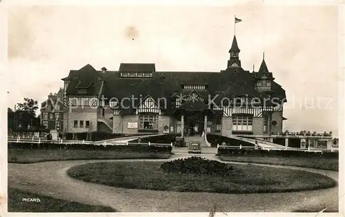 Riva Bella Les jardins devant le casino Riva Bella