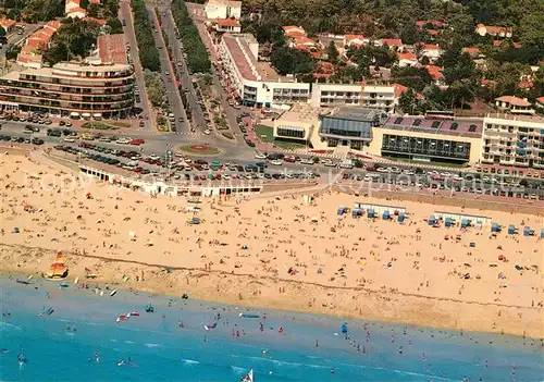 Saint_Jean_de_Monts La plage Avenue de la foret La rotonde et le Palais des Congres Saint_Jean_de_Monts