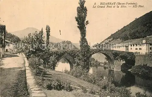 Bidarray Grand Pont et la Nive Bidarray