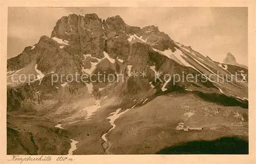 Kemptnerhuette Berghuette mit Kratzer und Trettachspitze Allgaeuer Alpen Kupfertiefdruck Kemptnerhuette