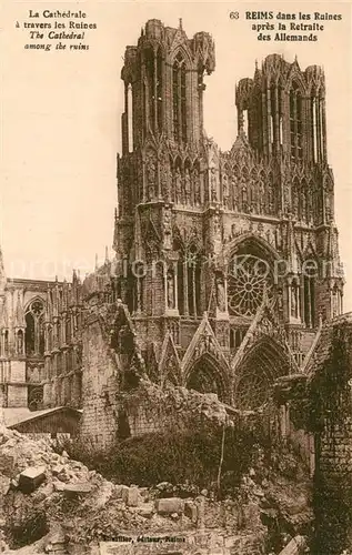 Reims_Champagne_Ardenne La Cathedrale dans les Ruines apres Retraite des Allemands Reims_Champagne_Ardenne