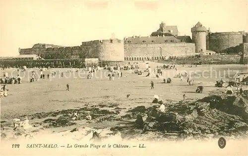 Saint Malo_Ille et Vilaine_Bretagne La Grande Plage et le Chateau Saint Malo_Ille et Vilaine