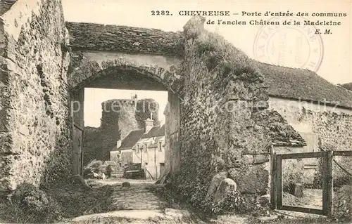 Chevreuse Porte dentree des communs de lancien Chateau de la Madeleine Chevreuse