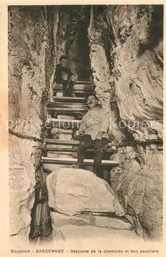 Sassenage Grotte Descente de la cheminee et des escaliers Sassenage