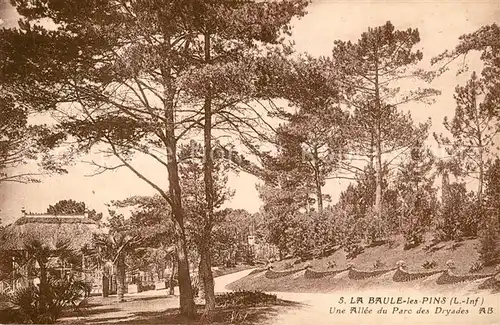 La_Baule les Pins Une allee du Parc des Dryades La_Baule les Pins