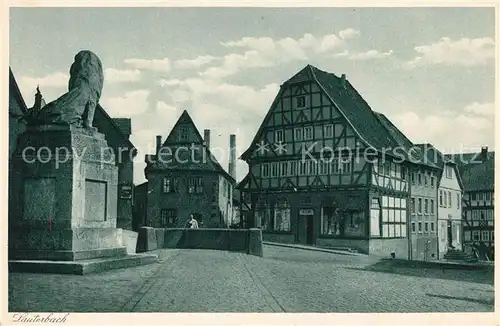 Lauterbach_Hessen Hohbruecke Loewenstatue Fachwerkhaeuser Altstadt Lauterbach Hessen