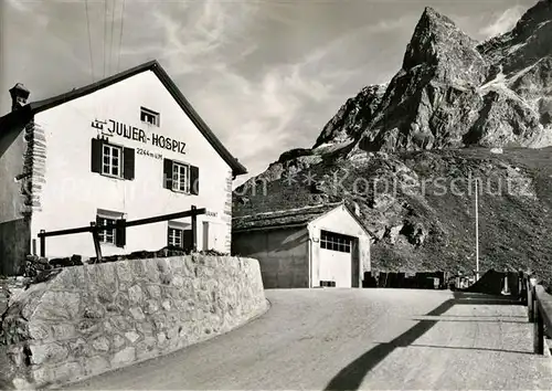 Julier Julier Hospiz mit Piz dellas Collonas Gebirgspass Alpen Julier