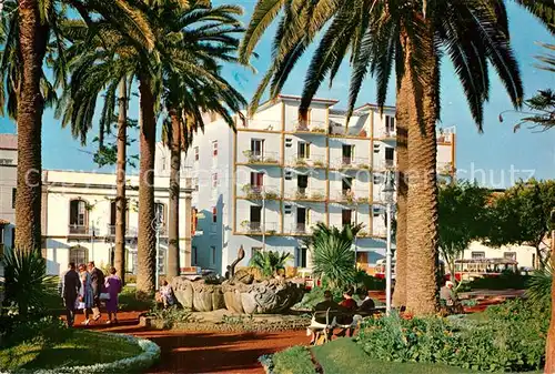 Puerto_de_la_Cruz Plaza de la Iglesia y Hotel Monopol Puerto_de_la_Cruz