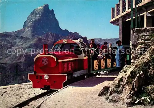 Ossau_Vallee Excursion au Lac d Artouste Station superieure Depart pour le Lac 