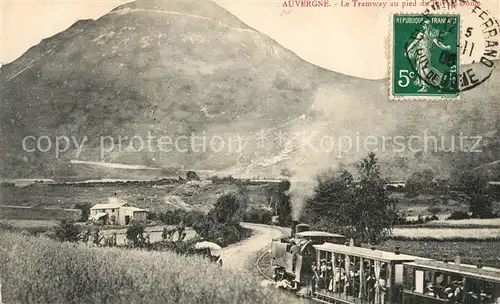 Auvergne_Region Le Tramway au pied du Tour de Dome Auvergne Region