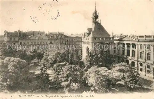 Toulouse_Haute Garonne Le Donjon et le Square du Capitole Toulouse Haute Garonne