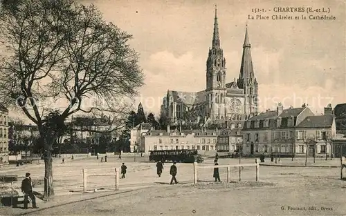 Chartres_Eure_et_Loir Place Chatelet et la Cathedrale Chartres_Eure_et_Loir