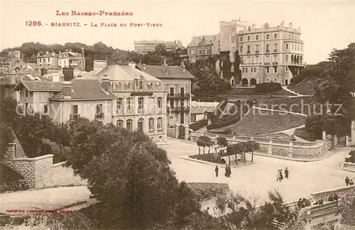 Biarritz_Pyrenees_Atlantiques Place du Port Vieux Biarritz_Pyrenees