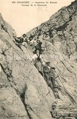Chamonix Ascension du Brevent Passage de la Cheminee Chamonix