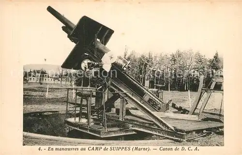 Camp_de_Suippes Canon de D. C. A. en manoeuvres 