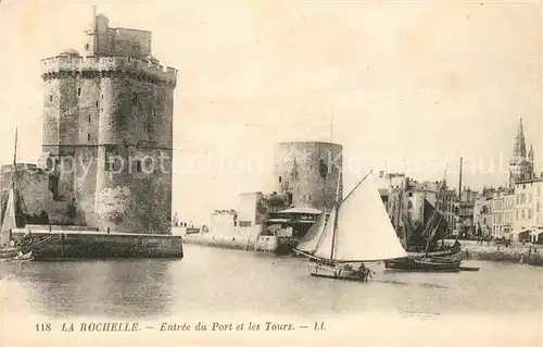 La_Rochelle_Charente Maritime Entree du Port et les Tours La_Rochelle