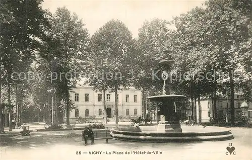 Vichy_Allier Place de l Hotel de Ville Fontaine Vichy Allier