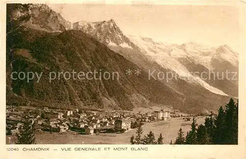 Chamonix Vue generale et le Mont Blanc Alpes Chamonix