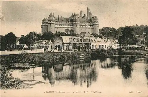 Pierrefonds_Oise Lac et Chateau Pierrefonds Oise