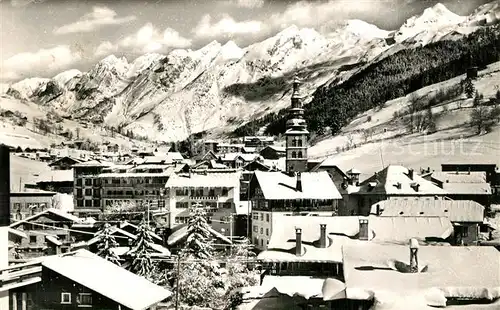 La_Clusaz Vue generale et Chaine des Aravis en hiver La_Clusaz