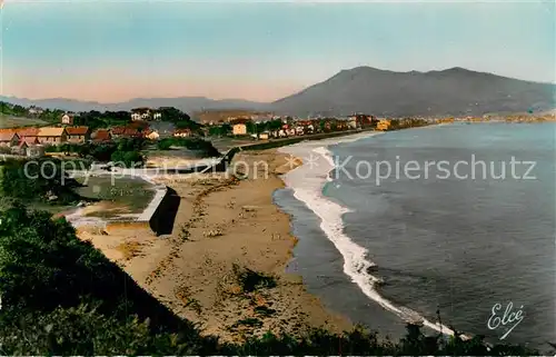 Hendaye_Pyrenees_Atlantiques Vue generale Plage au fond les Monts Espagnols Hendaye_Pyrenees