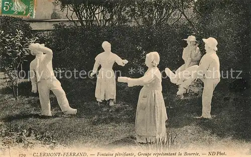 Clermont Ferrand Fontaine petrifiante Groupe representant la Bourree Statues Clermont Ferrand
