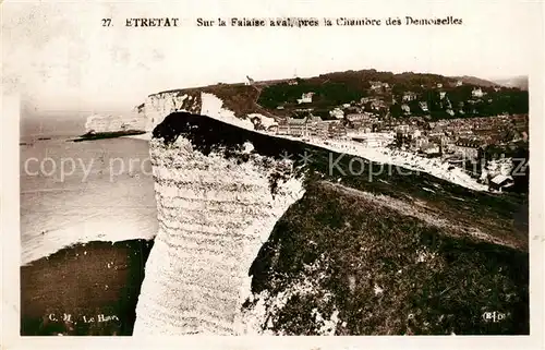 Etretat Sur la Falaise aval pres la Chambre des Demoiselles Etretat