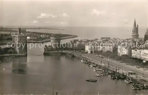 La_Rochelle_Charente Maritime Le Port et la Tour des Quatre Sergents vue aerienne La_Rochelle