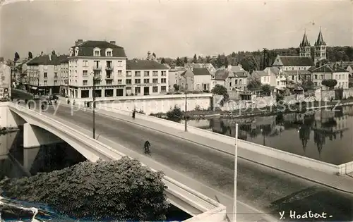 Melun_Seine_et_Marne Pont General Leclerc Eglise  Melun_Seine_et_Marne