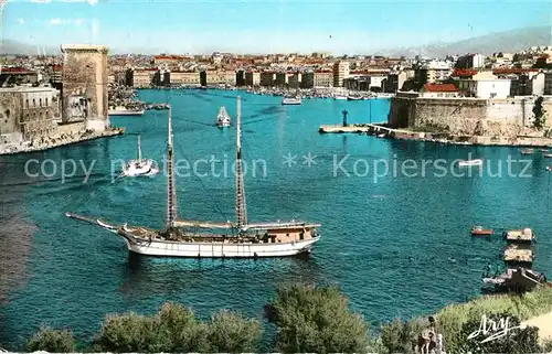 Marseille_Bouches du Rhone Entree du Port Marseille