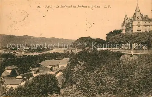 Pau Boulevard des Pyrenees et le Gave Pau