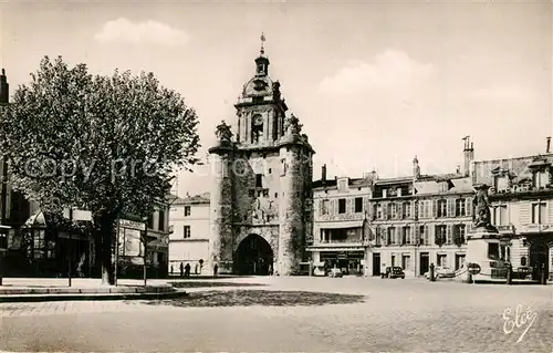 La_Rochelle_Charente Maritime La Tour de la Grosse Horloge Statue de l Amiral Duperre La_Rochelle