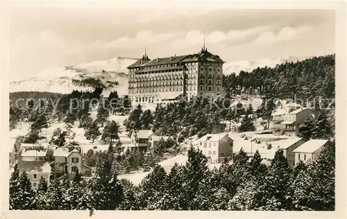 Font Romeu Odeillo Via Grand Hotel et quelques chalets en hiver Font Romeu Odeillo Via