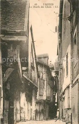 Troyes_Aube La Ruelle des Chats Troyes Aube