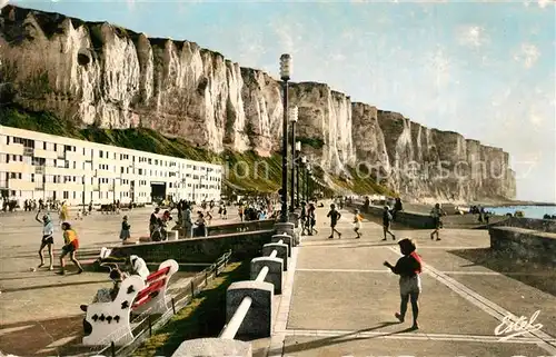 Le_Treport Esplanade et les Falaises Le_Treport