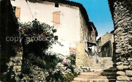 Greoux les Bains Une vieille rue pittoresque et fleurie Greoux les Bains
