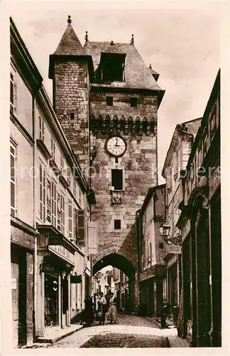 Saint Jean d_Angely La grosse horloge Saint Jean d Angely