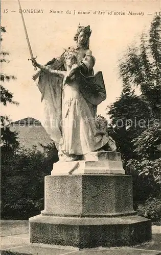 Domremy la Pucelle_Vosges Statue de Jeanne d Arc Domremy la Pucelle_Vosges