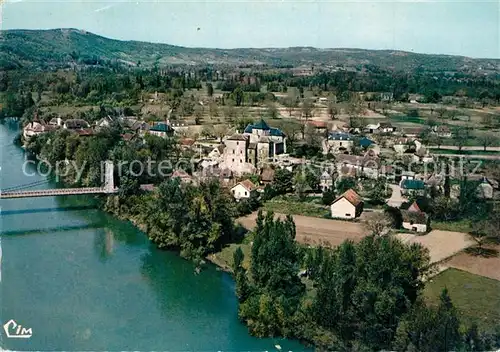 Meyronne Pont suspendu sur la Dordogne et le village vue aerienne Meyronne