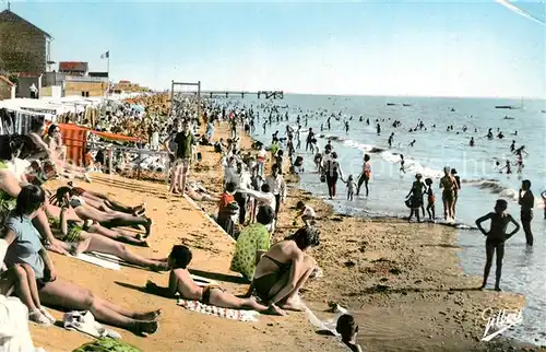 Chatelaillon Plage La plage a l heure du bain Chatelaillon Plage