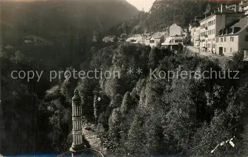Luz Saint Sauveur_Hautes_Pyrenees Ville surplombant les Gorges  Luz Saint Sauveur_Hautes