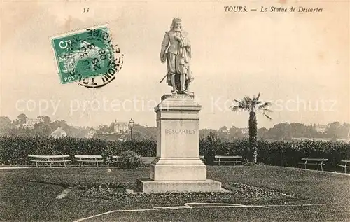 Tours_Indre et Loire La Statue de Descartes Tours Indre et Loire