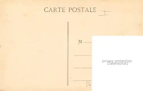 Gourdon_Alpes Maritimes Le vieux Chateau Le Bar dans le fond Gourdon Alpes Maritimes