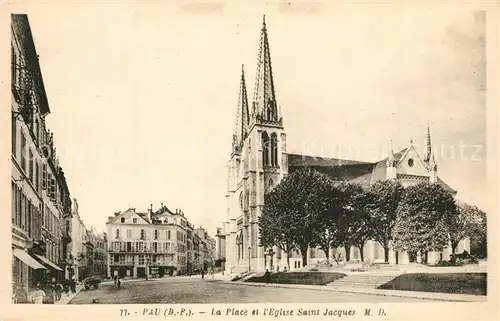 Pau La Place et lEglise Saint Jacques Pau