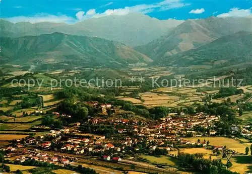 Saint Jean Pied de Port et la Chaine Pyrenees vue aerienne Saint Jean Pied de Port