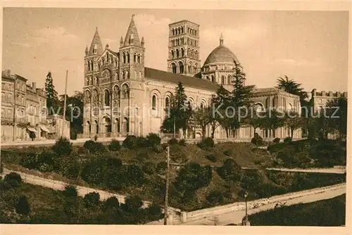 Angouleme Cathedrale Saint Pierre XIIe siecle Monument historique Angouleme