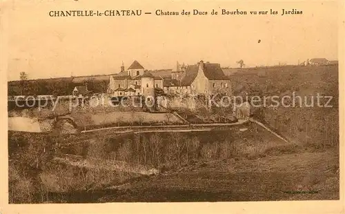 Chantelle Chateau des Ducs de Bourbon vu sur les Jardins Chantelle